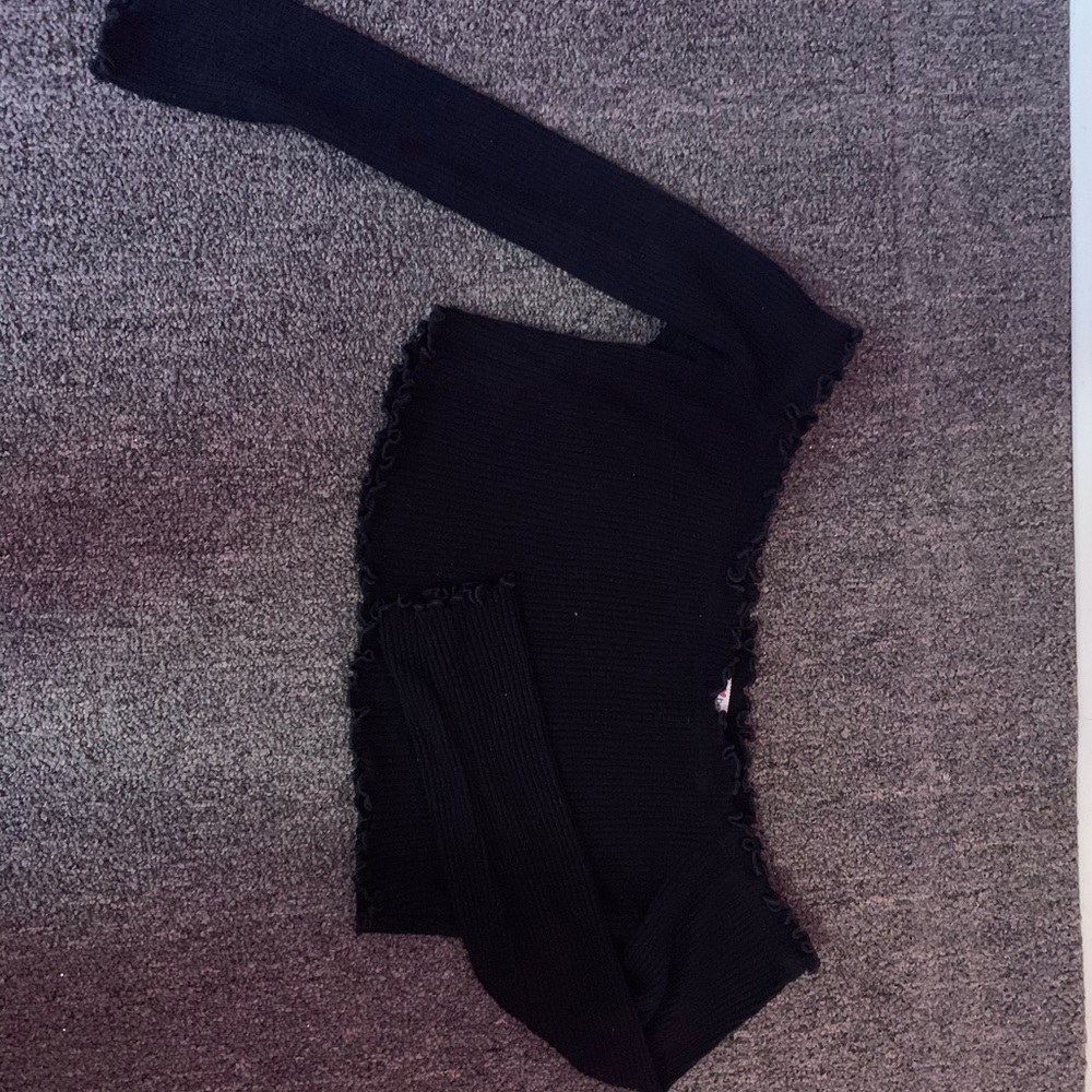 Black crop top